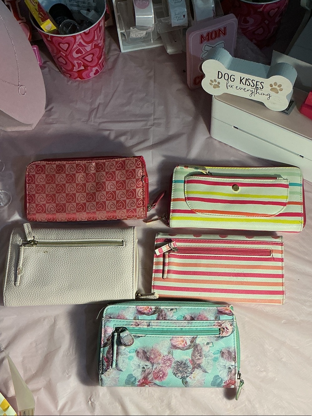 Floral Mint Trifold Wallet with Pink Accents - Unbranded - Picture 2 of 15